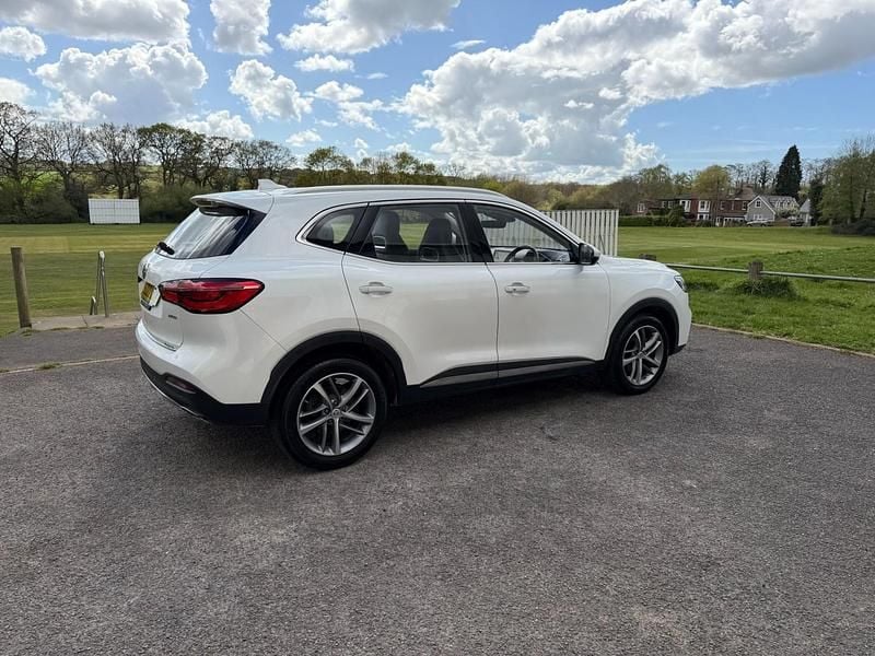 Używany MG HS Exclusive 162 KM (119 kW) 2022 Biały SUV