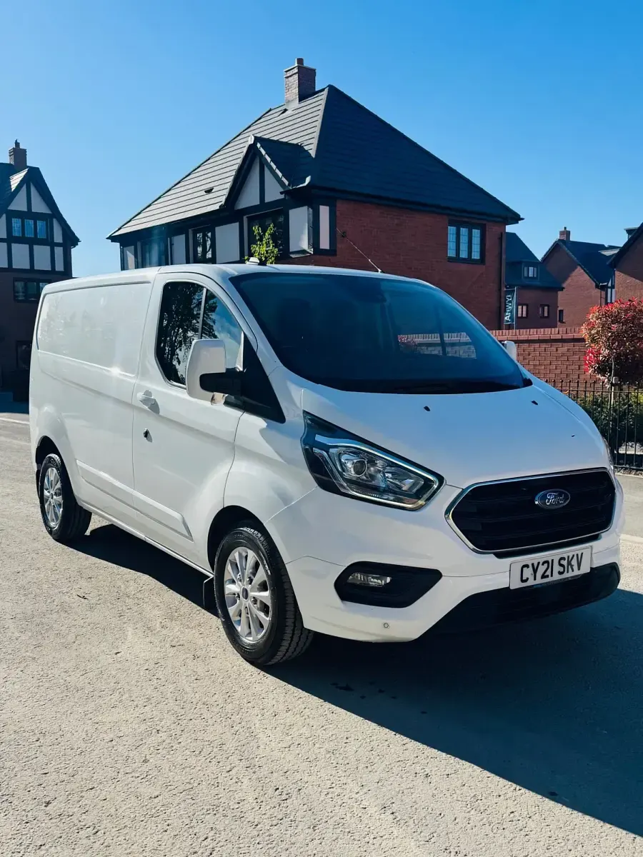 Begagnad Ford Transit Custom Limited 130 HK (95 kW) 2021 Vit Van