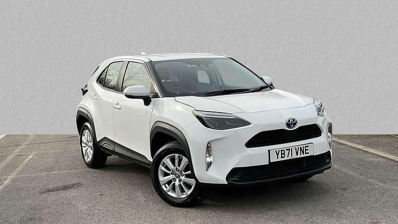 White Used 2022 Toyota Yaris Cross SUV | £16,000 (Super price) - Image 1/4