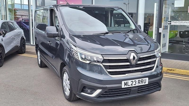 Begagnad Renault Trafic 130 HK (95 kW) 2023 Grå