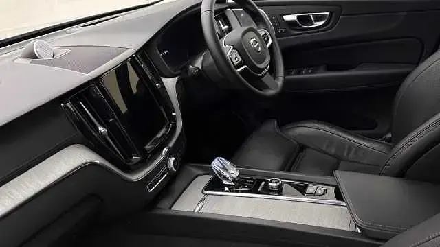 Used Volvo XC60 Ultra 250 HP (183 kW) 2025 Vapour grey SUV