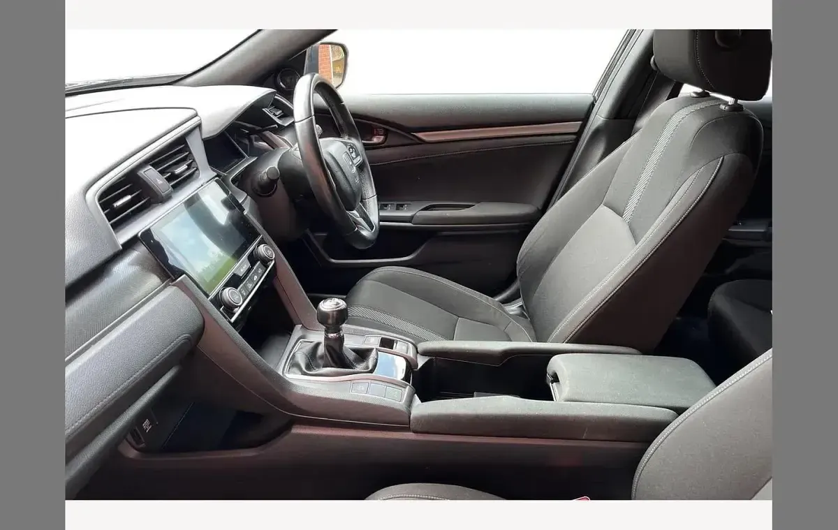 Used Honda Civic SR 126 HP (92 kW) 2020 Crystal black Hatchback