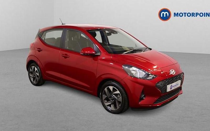 Used Hyundai i10 Advanced 79 HP (58 kW) 2025 Red Hatchback