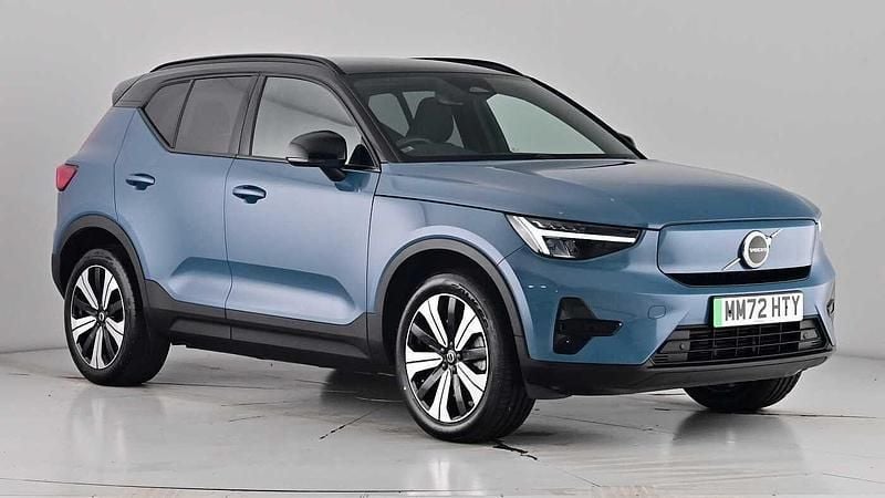 Blue Used 2022 Volvo XC40 Core SUV | £20,995 (Good price) - Image 1/4