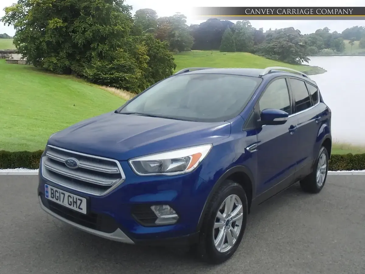 Second-hand Ford Kuga Zetec 120 CP (88 kW) 2017 Albastru SUV