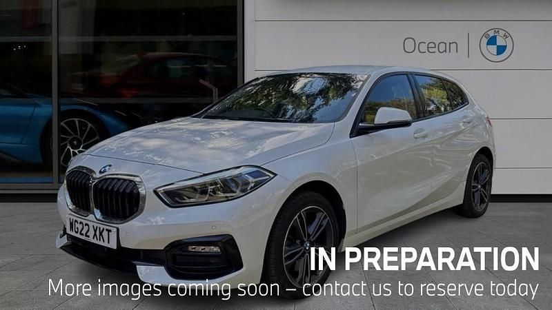 Used BMW 118 Sport Line 134 HP (98 kW) 2022 White Hatchback