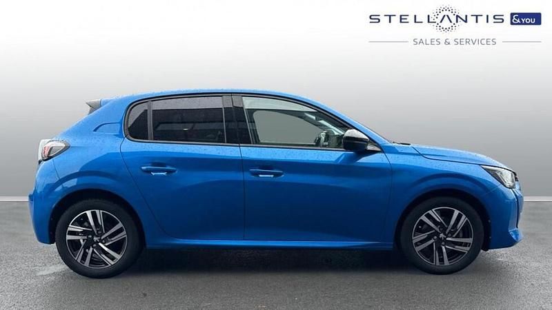 Used Peugeot 208 Allure Premium 99 HP (72 kW) 2022 Hatchback