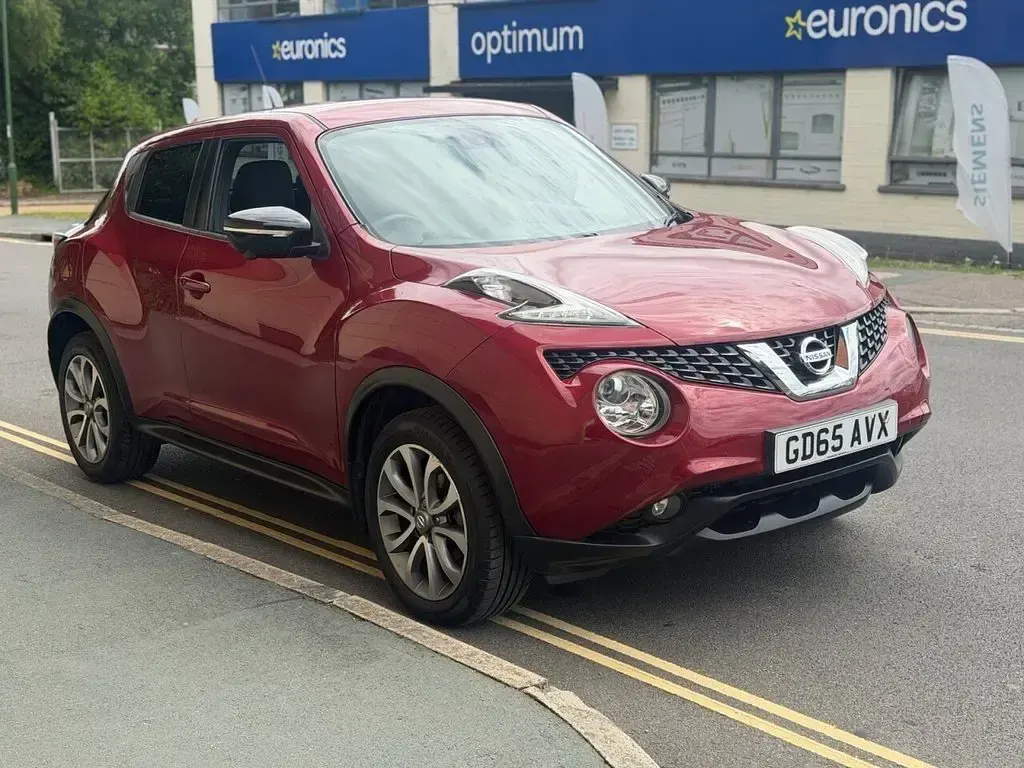 Used Nissan Juke S 115 HP (84 kW) 2015 Red SUV