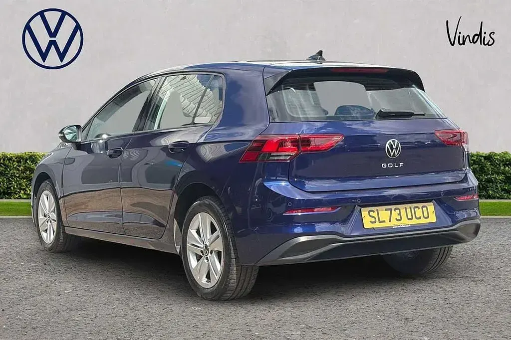 Used VW Golf VIII Life 130 HP (95 kW) 2023 Blue Hatchback