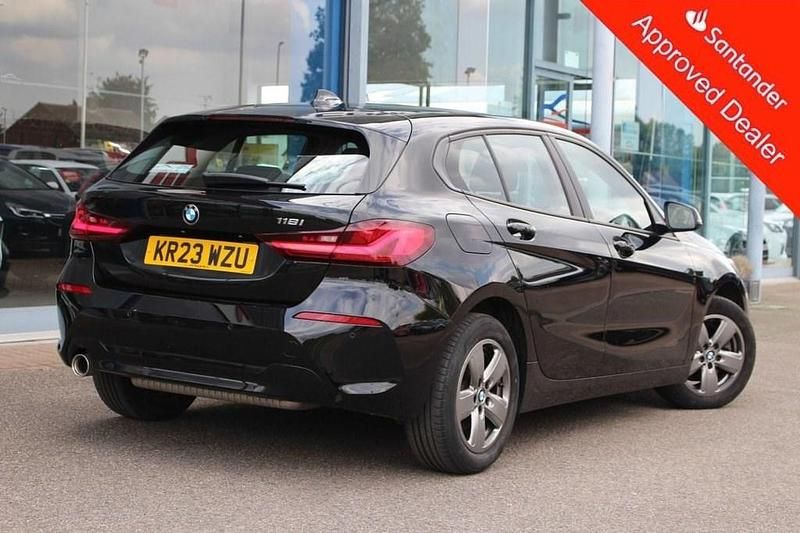 Used BMW 118 Comfort Edition 136 HP (100 kW) 2023 Black Hatchback