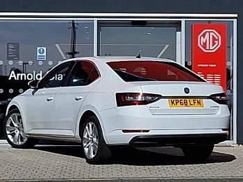 Used Skoda Superb SE L Executive 150 HP (110 kW) 2018 White Hatchback