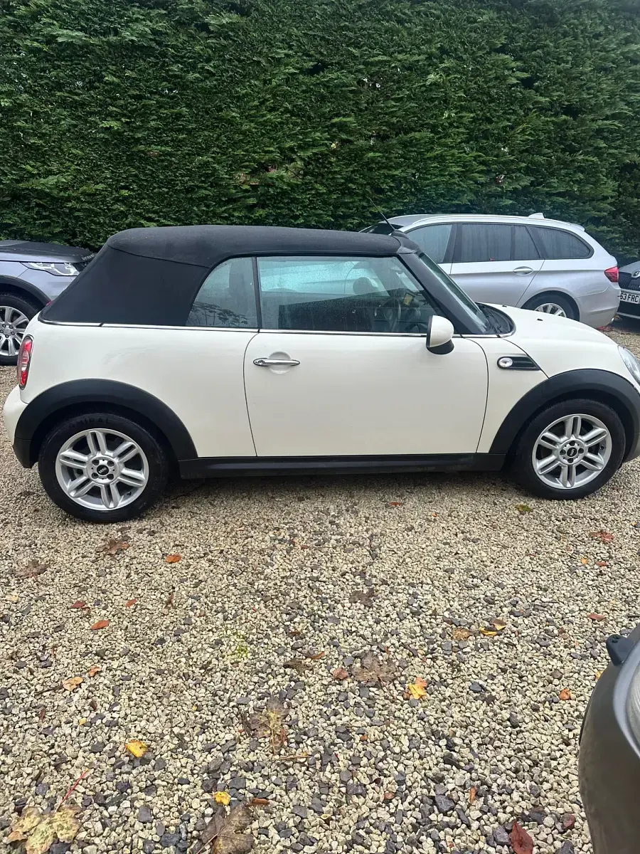Używany Mini Cooper Cabriolet 122 KM (89 kW) 2012 Biały Kabriolet