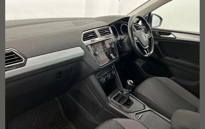 Used VW Tiguan SE 125 HP (91 kW) 2018 Blue SUV