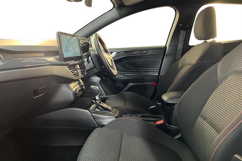 Used Ford Focus ST-Line 155 HP (114 kW) 2025 White Estate