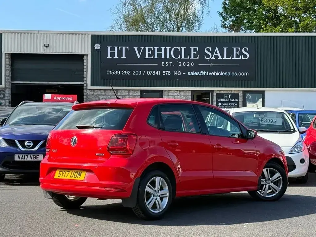 Used VW Polo Edition 60 HP (44 kW) 2017 Red Hatchback