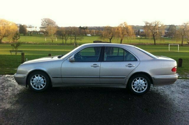 Begagnad Mercedes E200 Classic 2000 Sedan