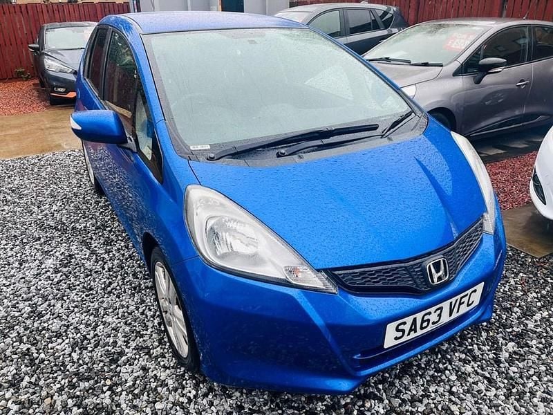 Used Honda Jazz ES 2013 Blue Hatchback