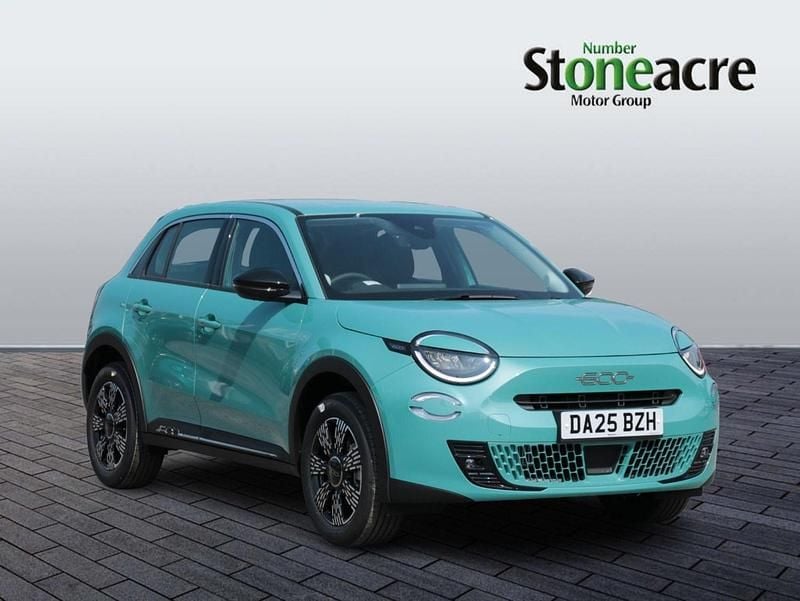 Black New 2025 Fiat 600 S Hatchback | £19,495 (Good price) - Image 1/4