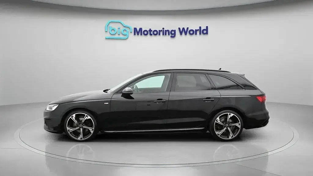 Usado Audi A4 Black Edition 150 CV (110 kW) 2022 Negro Familiar