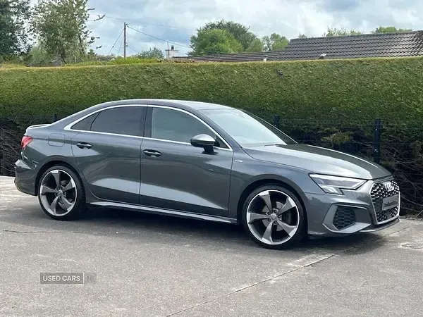 Begagnad Audi A3 S-Line 110 HK (80 kW) 2023 Grå Sedan