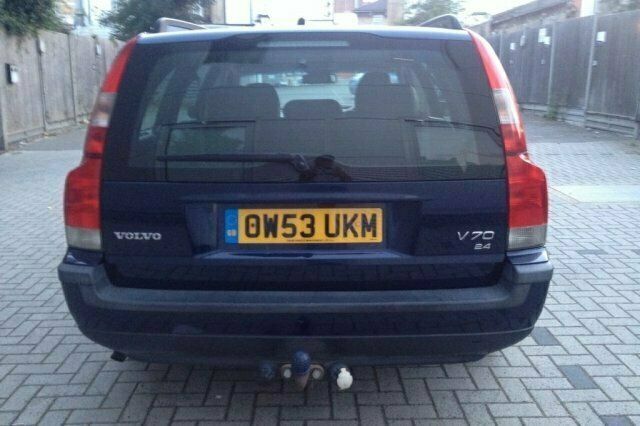 Used 2004 Volvo V70 Estate | £2,295 (Fair price) - Image 1/4