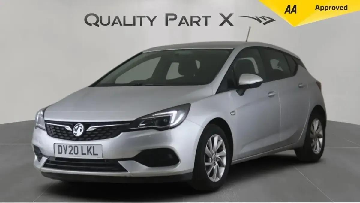 Gebraucht Vauxhall Astra Business Edition 105 PS (77 kW) 2020 Silber Kleinwagen