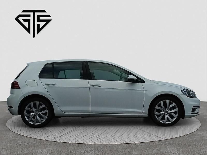 Second-hand VW Golf VIII Highline 122 CP (89 kW) 2024 Alb Hatchback