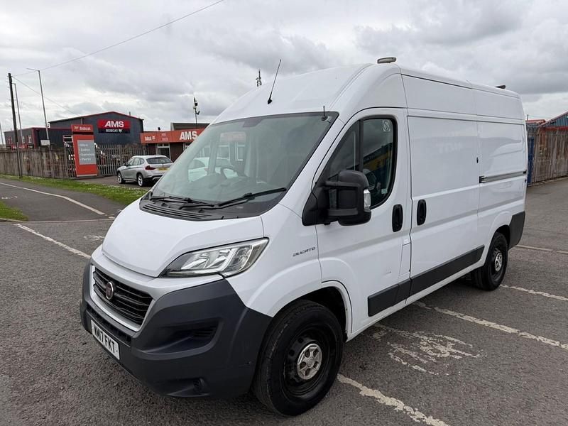 Usado Fiat Ducato 115 HP (84 kW) 2017 Branco Van
