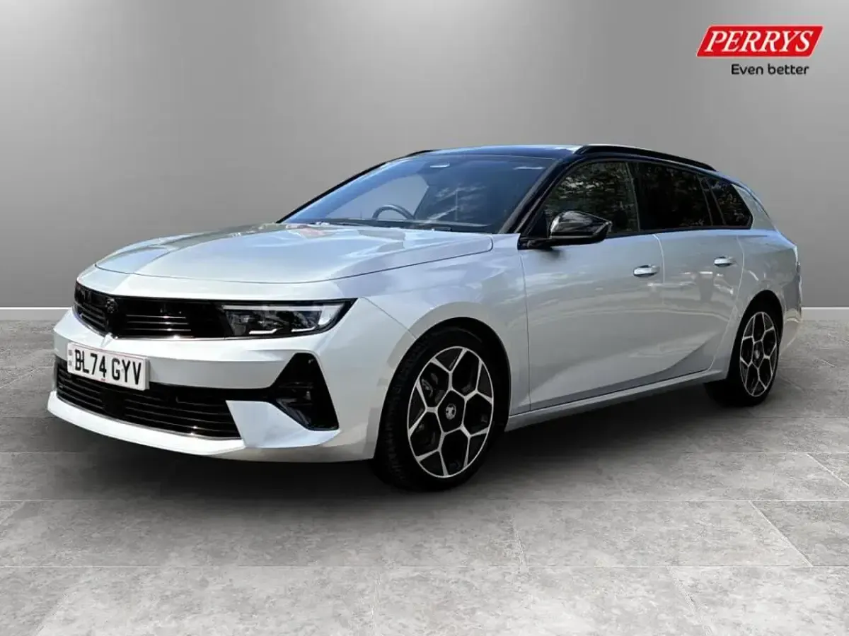Used Vauxhall Astra Ultimate 128 HP (94 kW) 2024 Grey Estate