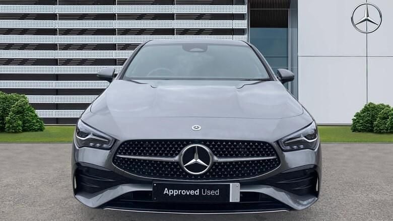 Used Mercedes CLA200 Executive 163 HP (119 kW) 2025 Estate