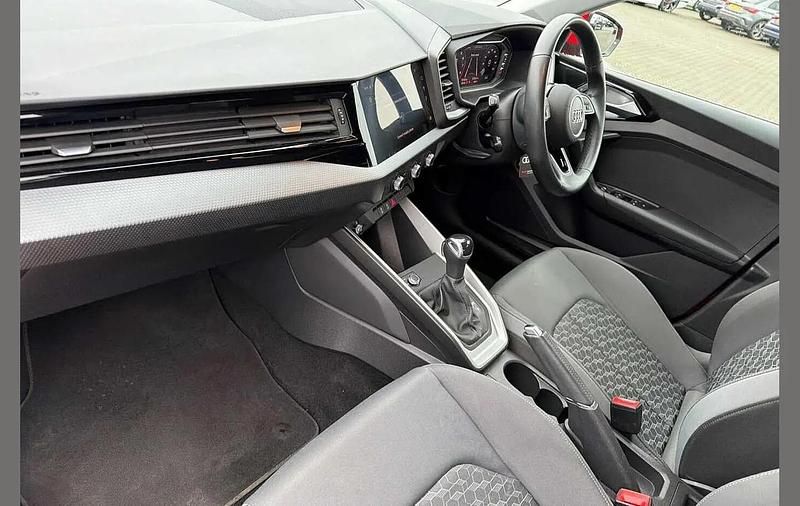 Used Audi A1 Sport 94 HP (69 kW) 2023 Red SUV