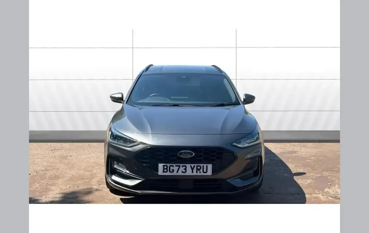 Used Ford Focus ST-Line 123 HP (90 kW) 2023 Grey Estate