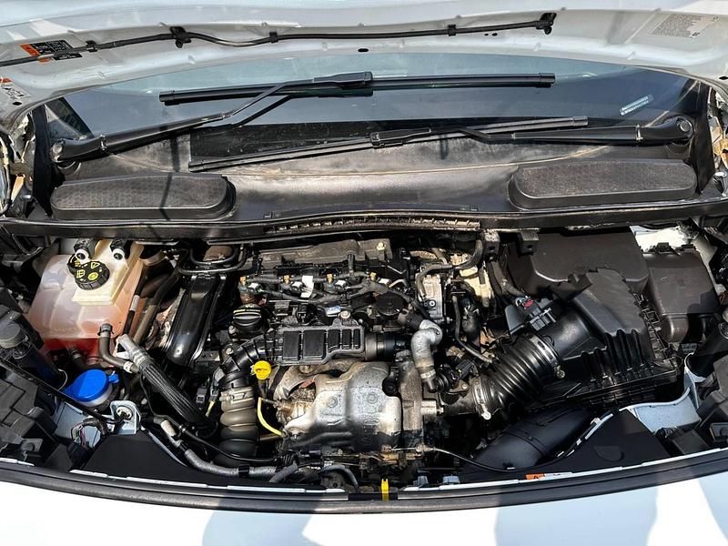 Second-hand Ford Transit Connect Trend 100 CP (73 kW) 2021 Alb Monovolum