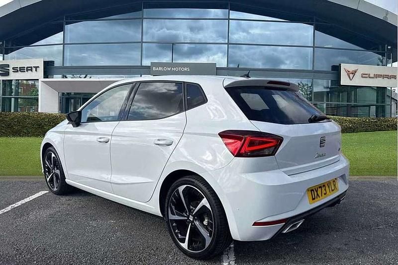 Used Seat Ibiza FR Sport 108 HP (79 kW) 2023 White Hatchback