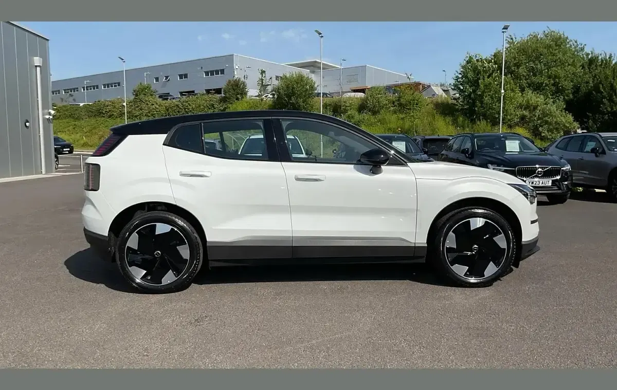New Volvo EX30 Plus 196 kW (267 HP) 2026 White SUV