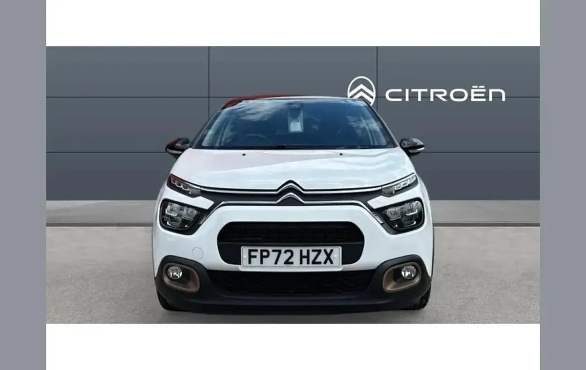 Used Citroën C3 PureTech 81 HP (59 kW) 2022 White Hatchback