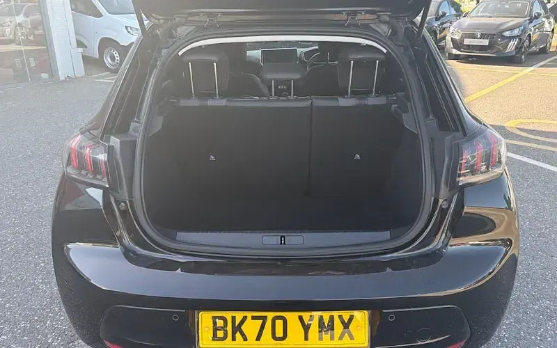 Used Peugeot 208 Allure Premium 102 HP (75 kW) 2022 Hatchback