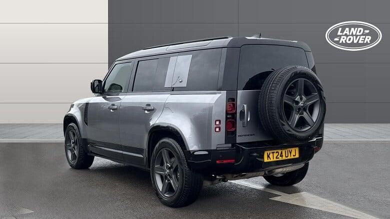 Used Land Rover Defender SE Dynamic 249 HP (183 kW) 2024 Estate