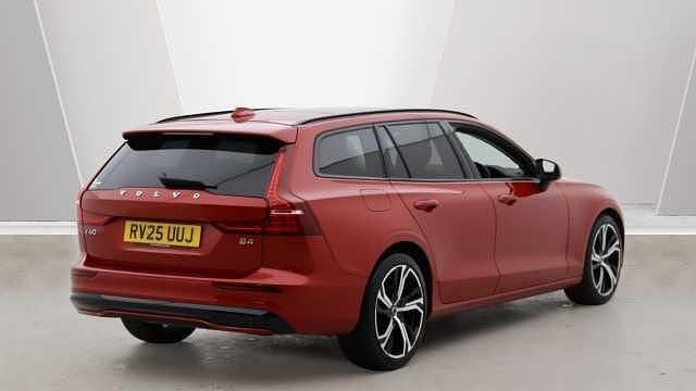 Used Volvo V60 Ultra 197 HP (144 kW) 2025 Estate