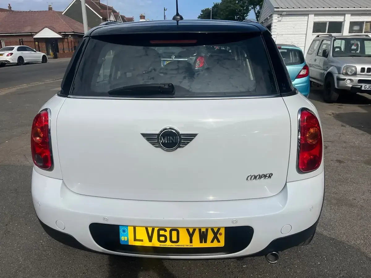 Used Mini Cooper D Countryman 112 HP (82 kW) 2011 White SUV