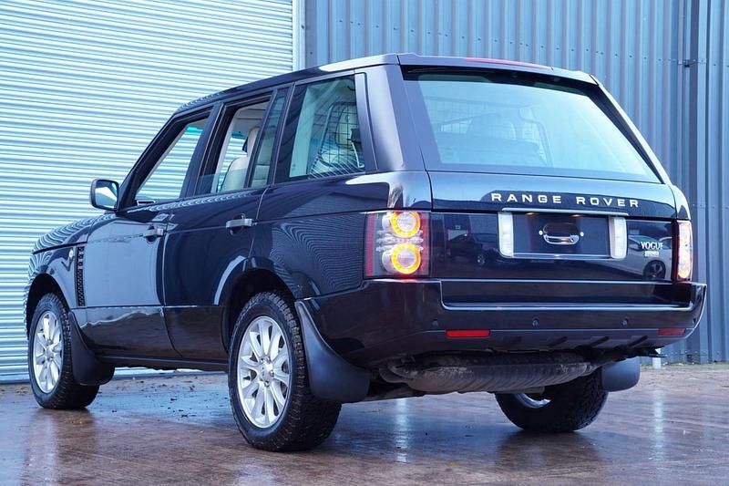 Used Land Rover Range Rover Vogue 313 HP (230 kW) 2011 Black SUV