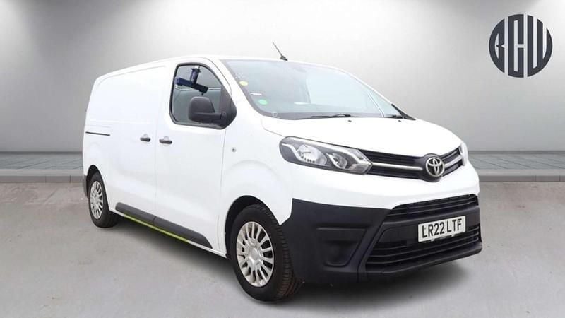 Used Toyota Proace 100 kW (136 HP) 2022 White MPV