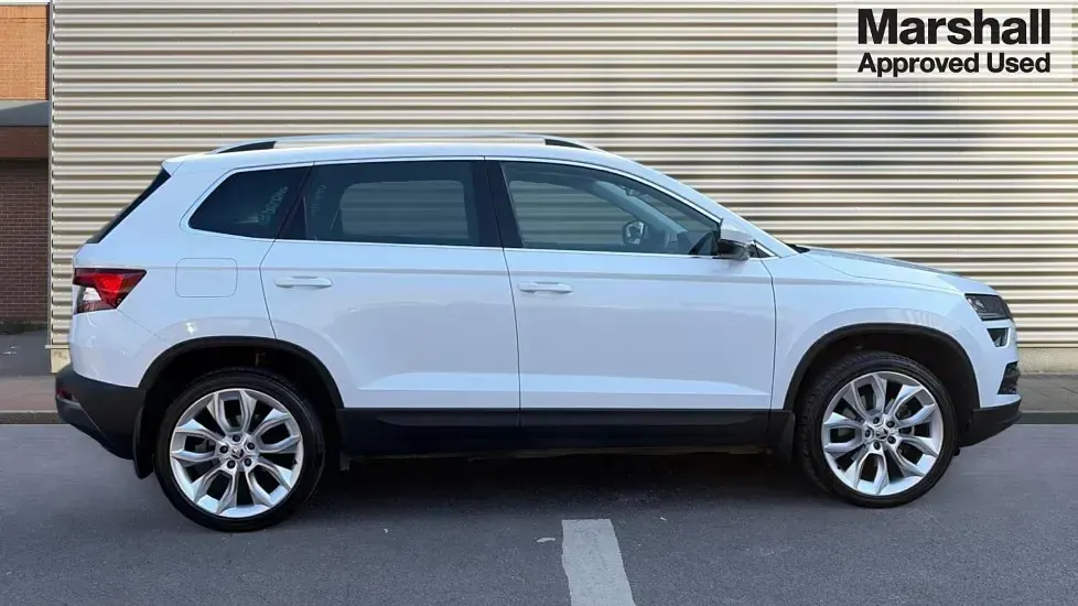Used Skoda Karoq SE 150 HP (110 kW) 2018 Moon white SUV
