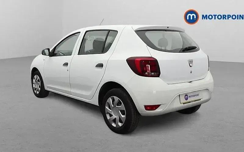 Used Dacia Sandero Essentiel 73 HP (53 kW) 2019 White Hatchback
