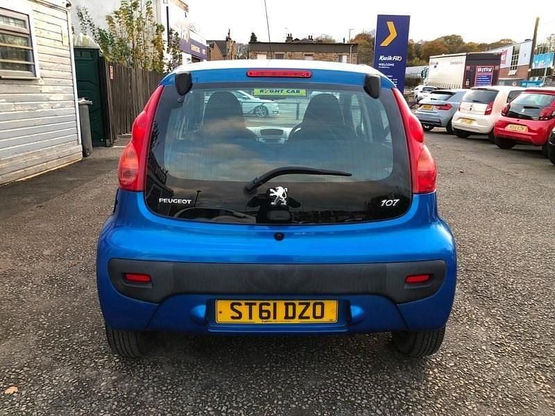 Used Peugeot 107 68 HP (50 kW) 2011 Blue Hatchback