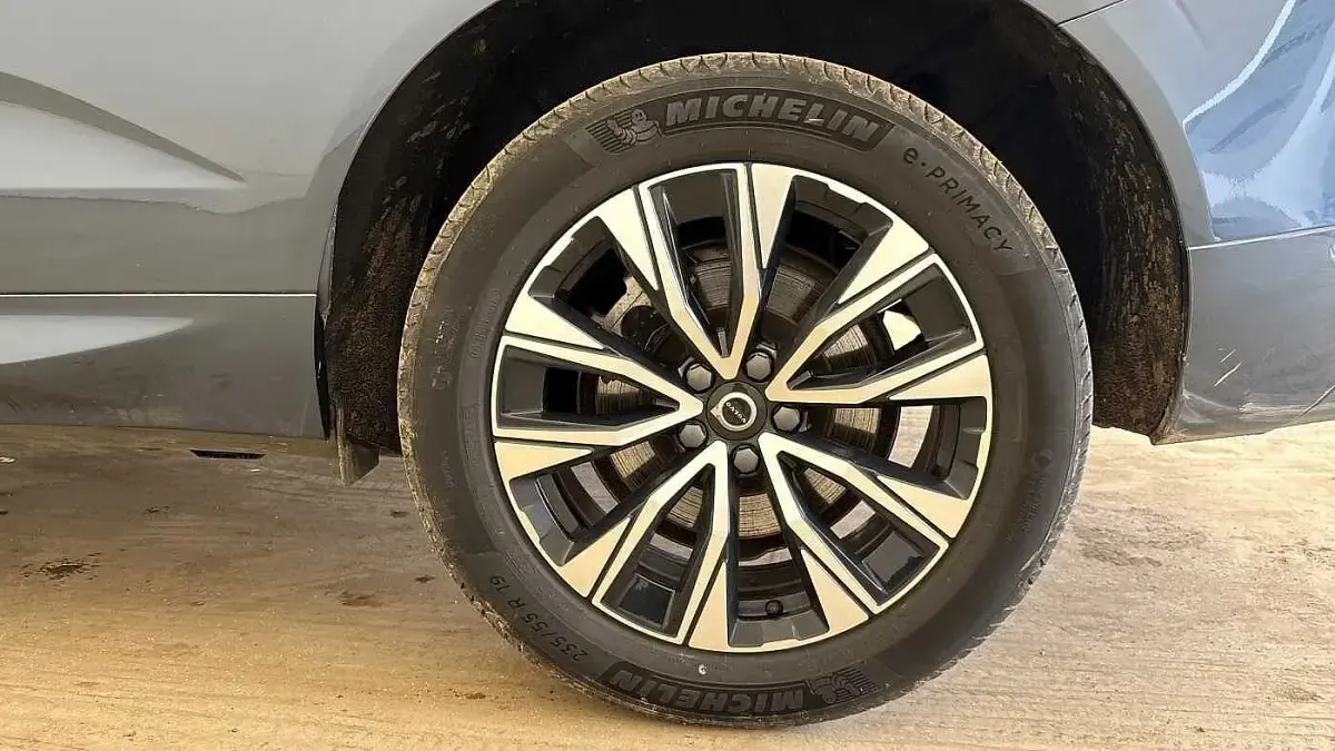 Usado Volvo XC60 Plus 247 CV (181 kW) 2025 Azul SUV