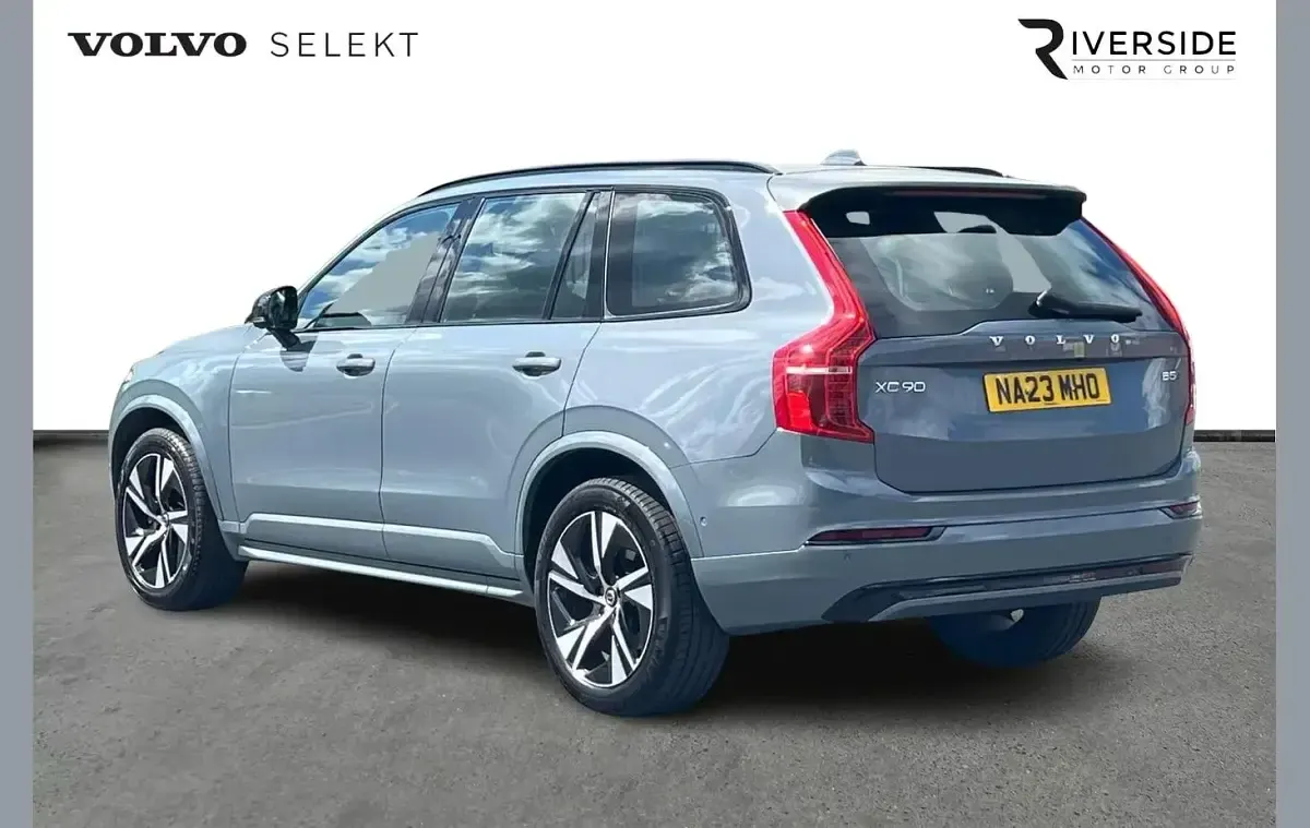 Used Volvo XC90 Plus 235 HP (172 kW) 2023 Grey SUV