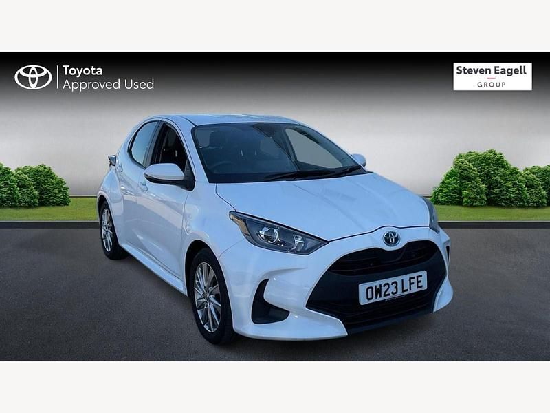 Used Toyota Yaris Hybrid 2023 White Hatchback