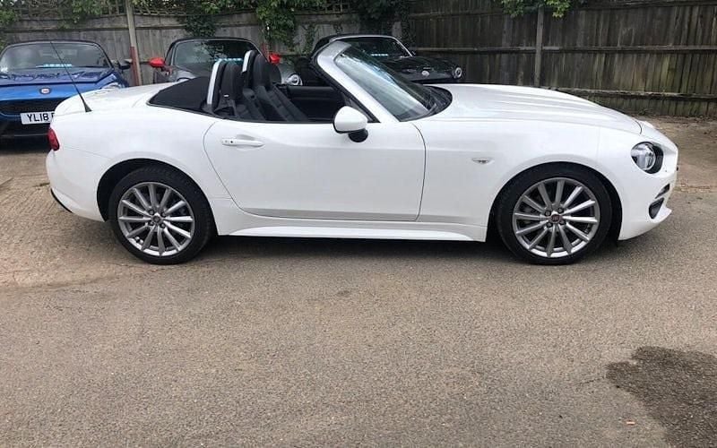 Used Fiat 124 Spider Lusso Plus 140 HP (102 kW) 2017 White Cabriolet