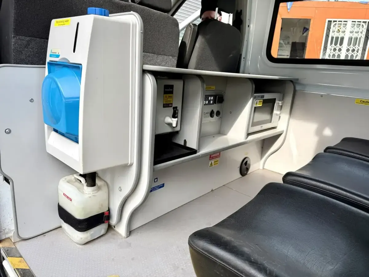 Usado Ford Transit 130 HP (95 kW) 2020 Branco Monovolume